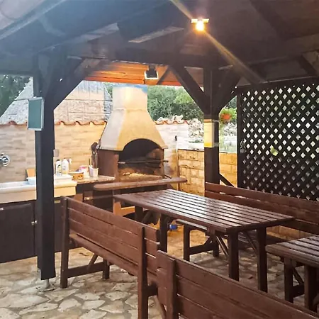 2 Bedroom Cozy In Biograd