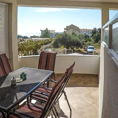 2 Bedroom Cozy In Biograd Apartment *