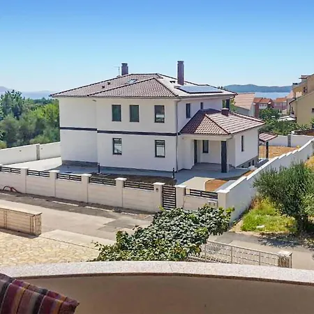 2 Bedroom Cozy In Biograd Biograd Na Moru