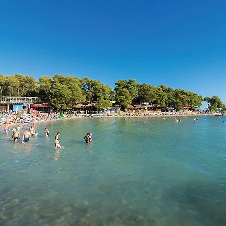Appartement 2 Bedroom Cozy In Biograd Biograd Na Moru