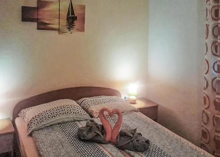 2 Bedroom Cozy In Biograd Апартаменты