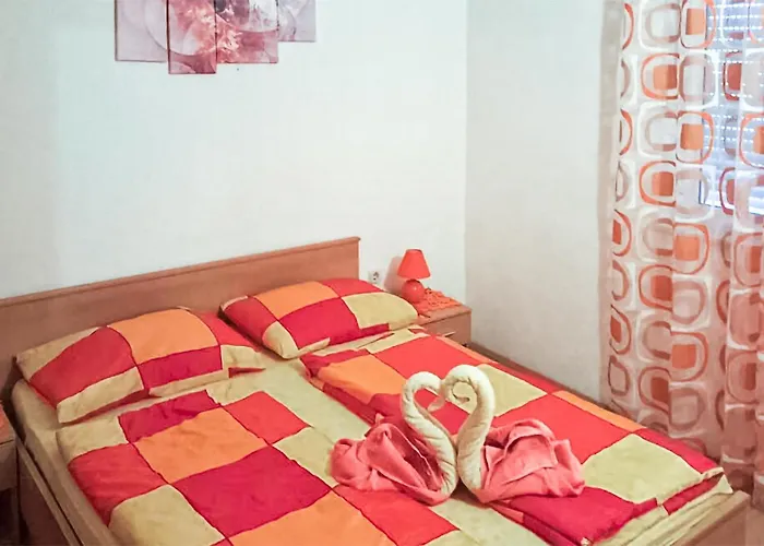 2 Bedroom Cozy In Biograd Биоград-на-Мору