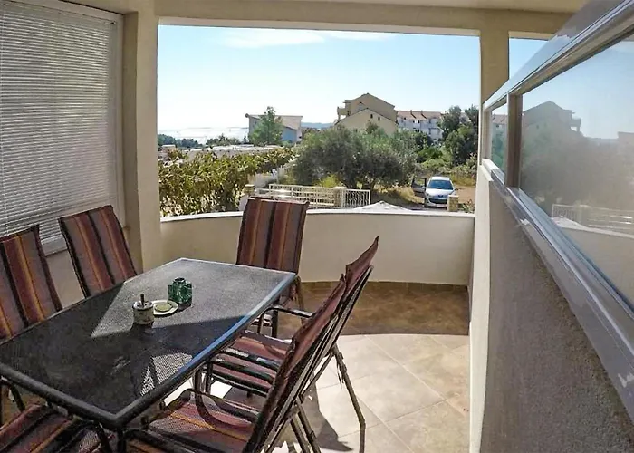 2 Bedroom Cozy In Biograd Апартаменты *