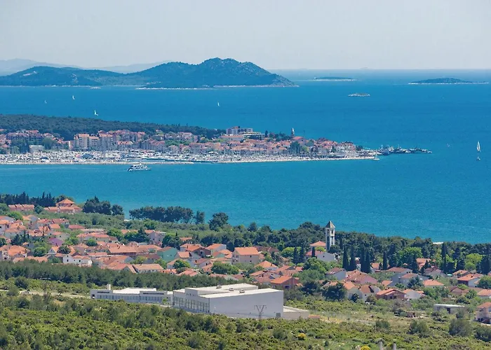 2 Bedroom Cozy In Biograd Биоград-на-Мору